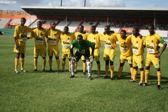 Football-Ligue 1 (24e j)-Africa-Stade : 0-0 / L`Asec champion, l`Africa dans la tourmente